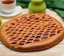 Пирог с клубникой