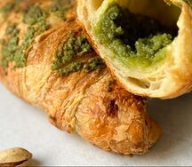 Круассан с фисташковой начинкой