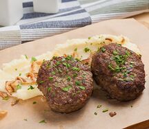 Две бабушкины котлетки с пюрешкой