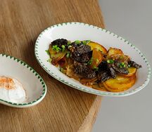 Картофель, сморчки, копчёная сметана
