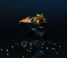 Запеченный гункан с курицей острый