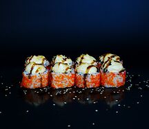 Запечённые роллы под сырной шапочкой со снежным крабом