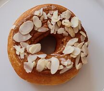 Пончик Миндальный