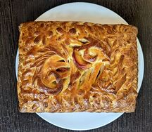 Пирог с персиком и нектарином