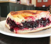 Пирог с черной смородиной