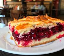 Пирог с клюквой