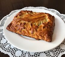 Пирог с творогом, бананом и киви