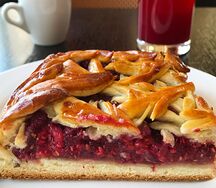 Пирог с малиной