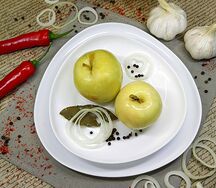 Яблоки моченые