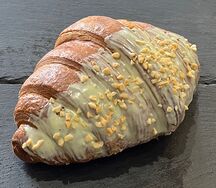 Круассан фисташковый