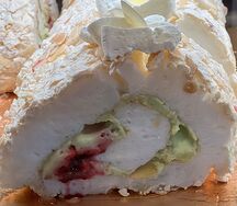 Меренговый рулет малиново-фисташковый