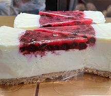 Чизкейк со смородиной