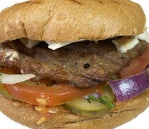 Бургер с котлетой на мангале