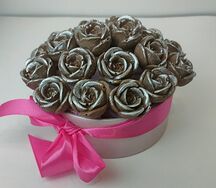 Розы шоколадные