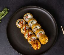 Горячий ролл с лососем