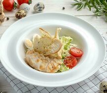 Цезарь с жареной куриной грудкой