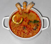 Том ям с морепродуктами