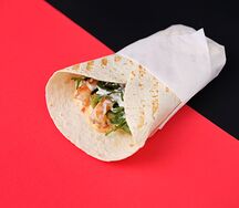 Не шаурма с креветками и соусом гуакамоле