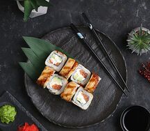 Ролл Канада угорь и лосось вместе