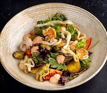 Салат с морепродуктами