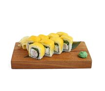 Ролл с манго, креветкой и маракуйей