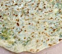 Хычин с сыром и шпинатом