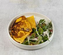 Тортилья с рулькой и копченым ананасом