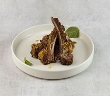 Каре ягнёнка с молодым картофелем