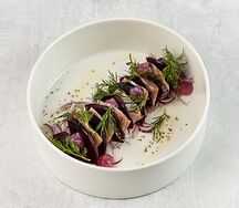 Сельдь с карпаччо из свеклы