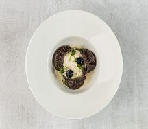 Черемуховые вареники с ягодой