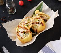 Нэм с курочкой су-вид и креветками гриль в хрустящем кляре в соусе терияки