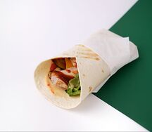 Тортилья с куриной грудкой в соусе от шефа