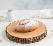 Пирожок со смородиной и яблоком