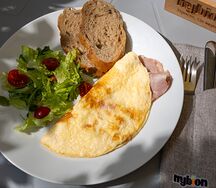 Омлет с ветчиной и сыром