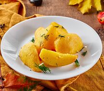 Картофельные дольки с чесноком