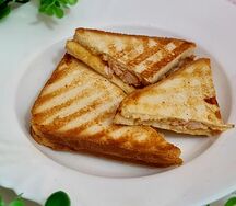 Сэндвич с ветчиной и сыром