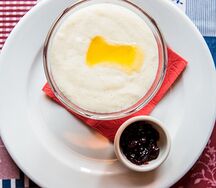Манная каша с конфитюром