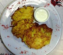 Драники со сметаной