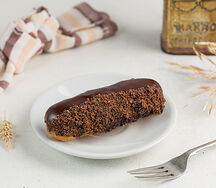 Эклер с заварным кремом