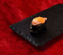 Сяке спайси суши