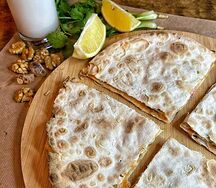 Ламаджо с сыром