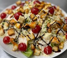 Салат Цезарь с курицей