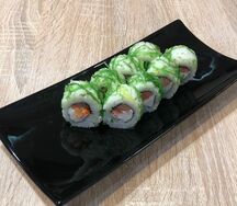 Филадельфия с чукой и спайси соусом