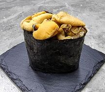 Гункан с мясо мидиями