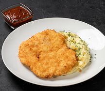 Куриный шницель с картофельным пюре