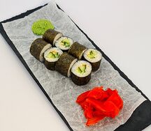 Ролл с огурцом