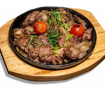 Куриные потрошки с грудинкой