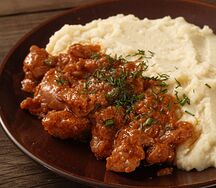 Картофельное пюре с филе бедра в медовом соусе