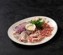 Мясная тарелка