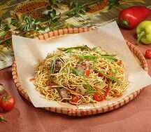 Лапша яичная со свининой